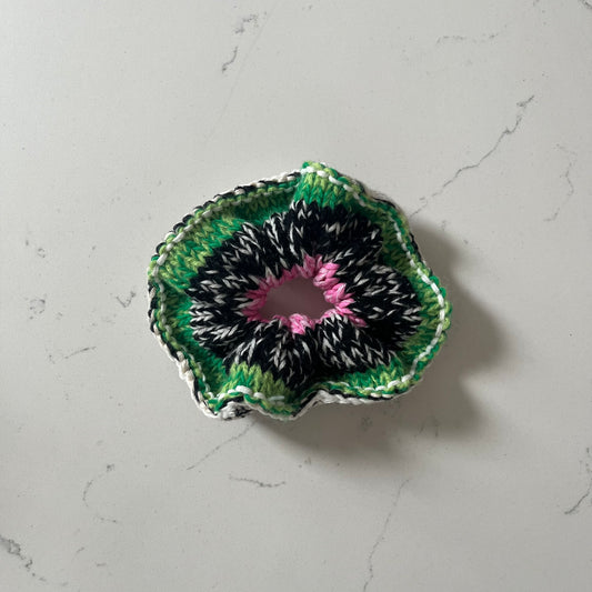 VENUS FLYTRAP SCRUNCHIE